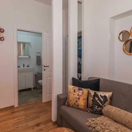 Apartment Horizons