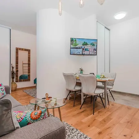 Horizons Apartment